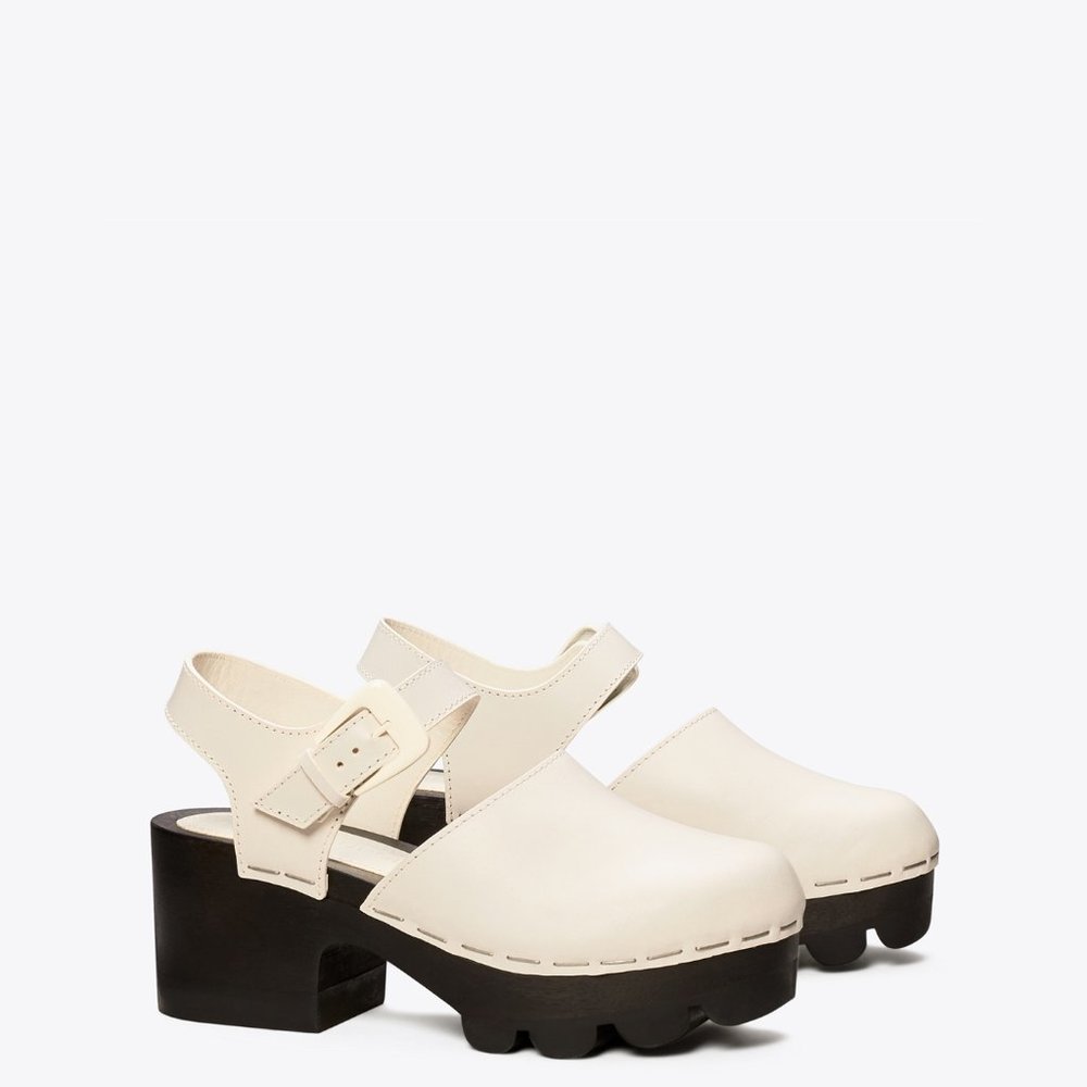 Grooved clogs